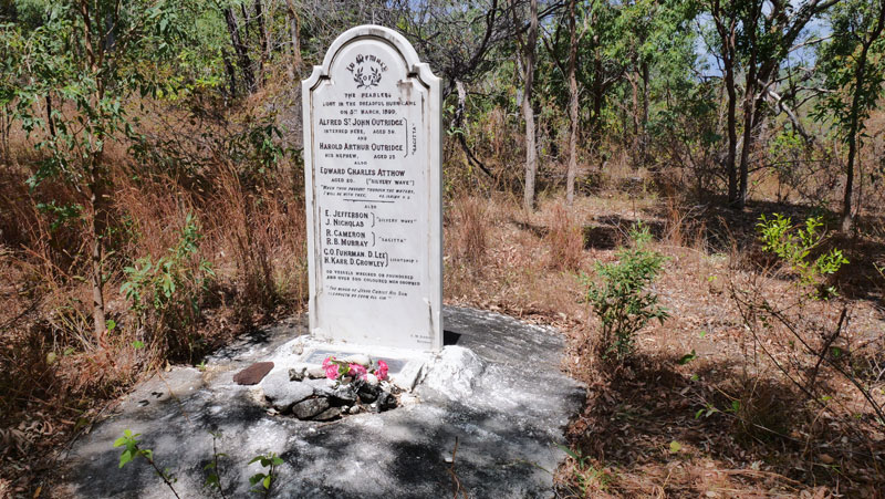 Pearlers grave at Cape Melville