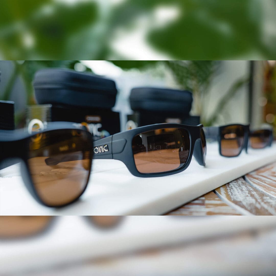 Sunnies - Image 12