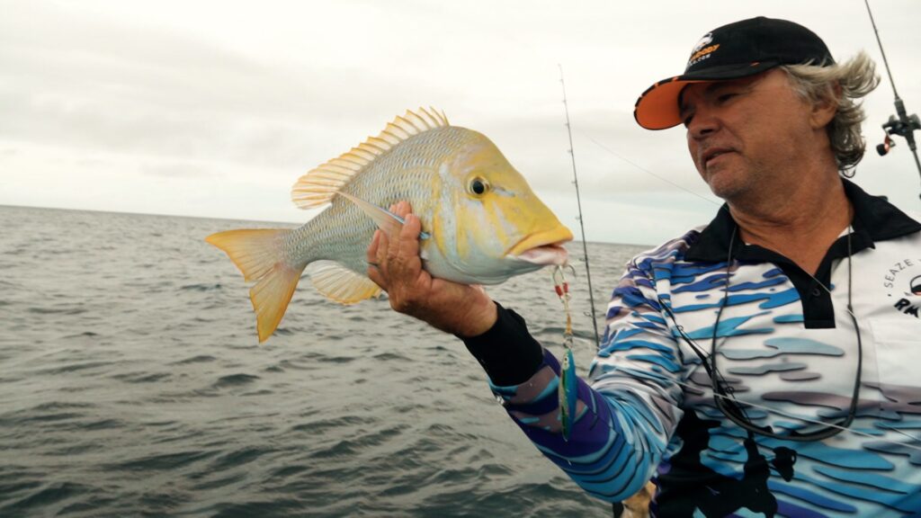 Fishing while circumnavigating Lizard island