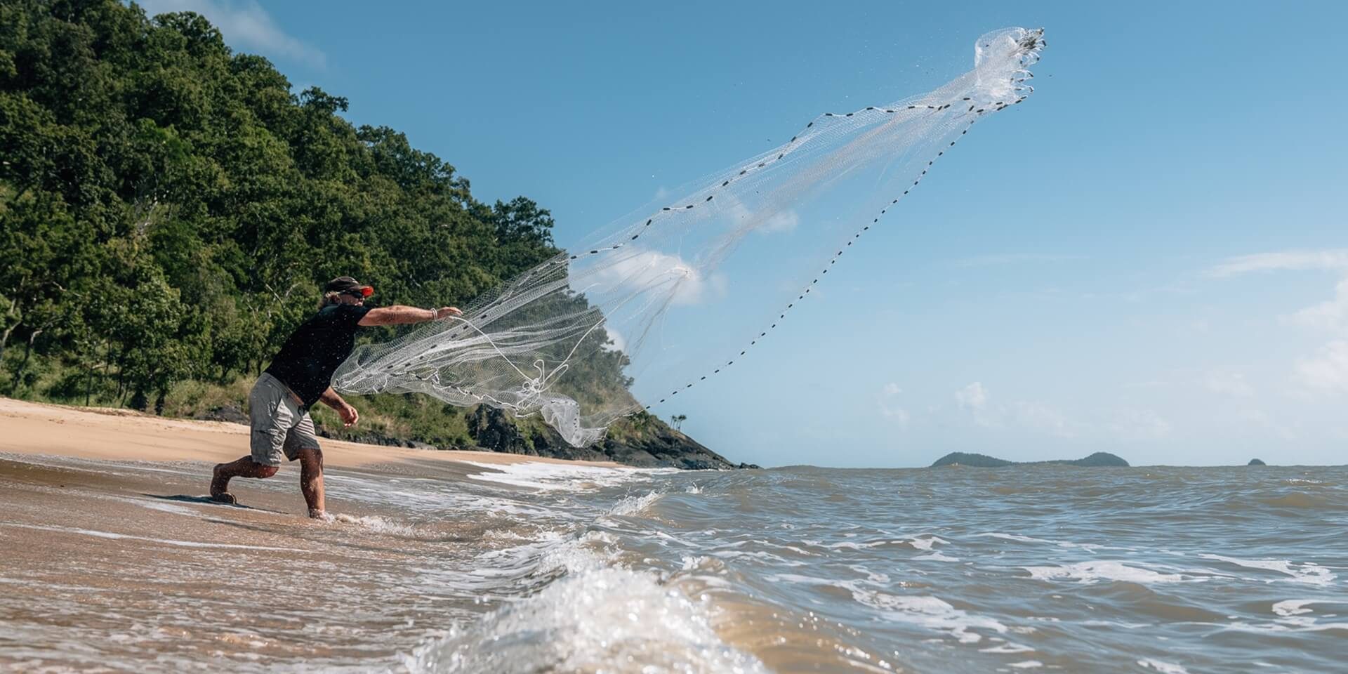 Stay clean and dry while throwing a cast net - Ryan Moody Fishing