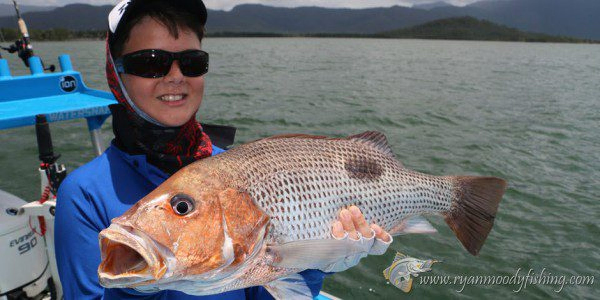Golden-snapper-fingermark-bream-caught-in-shallow-water-600x300