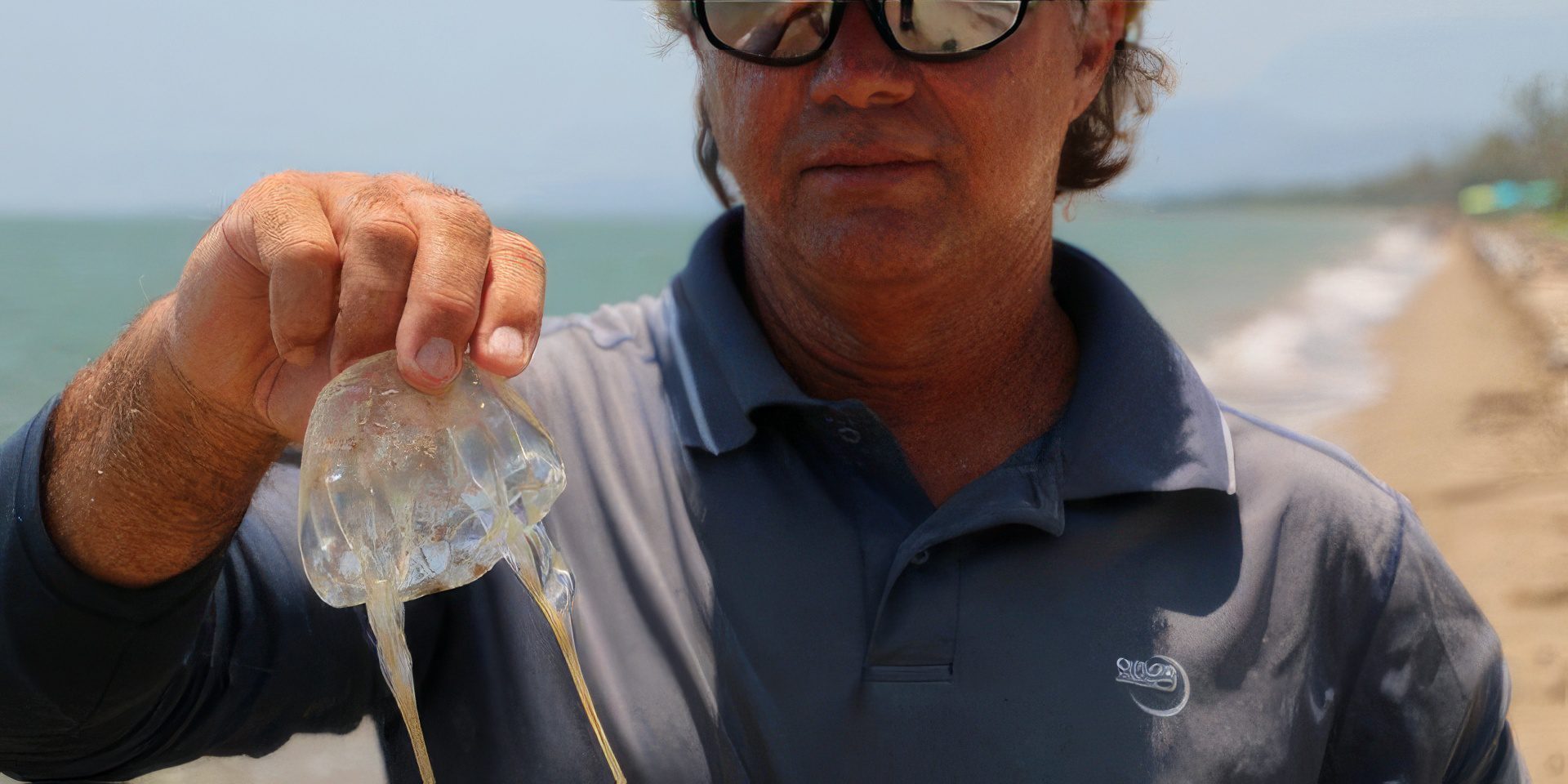 How to remove box jellyfish in your cast net. - Ryan Moody Fishing
