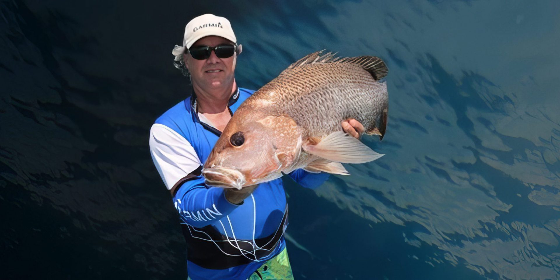 catching-and-rigging-live-squid-to-catch-fingermark-golden-snapper